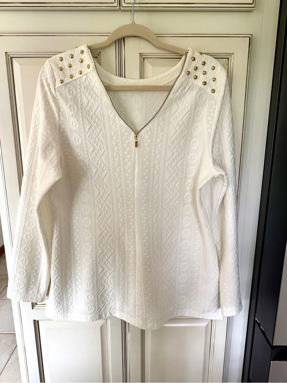 White Long-Sleeve Textured V-Neck Top with Gold Stud Trim